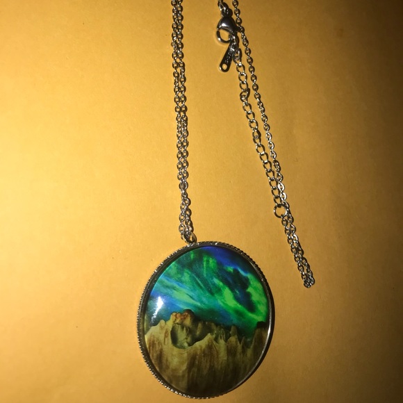 “Northern Lights” Polar Aurora Borealis Realism Holo Mountain Night Sky Necklace - Picture 16 of 17